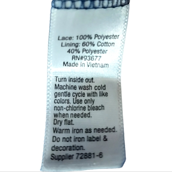 A.n.a NWT Navy Blue Lace Top Size Small - Picture 2 of 7